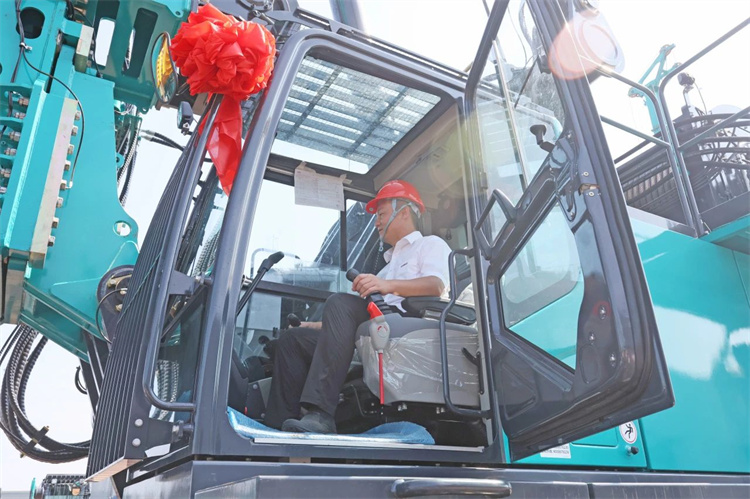 壹定发智能桩工机械再添强将！SWDM800H旋挖钻机顺遂下线