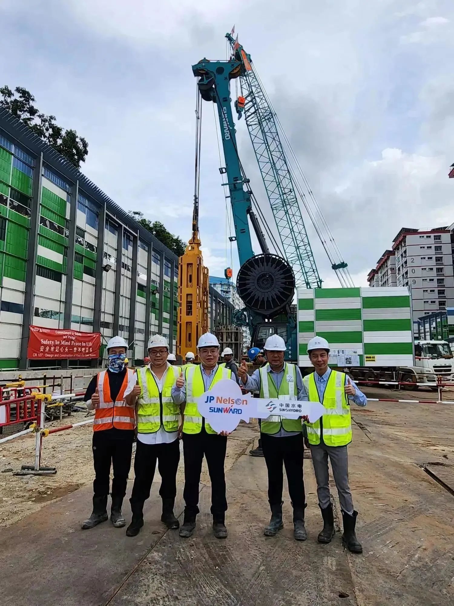 助力海内国际重大工程！壹定发智能液压抓斗实力“出圈”