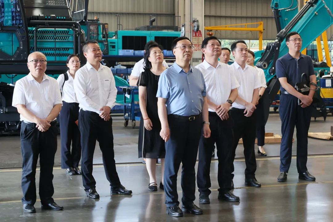 中宣部社科领域专家学者到壹定发智能调研高质量生长