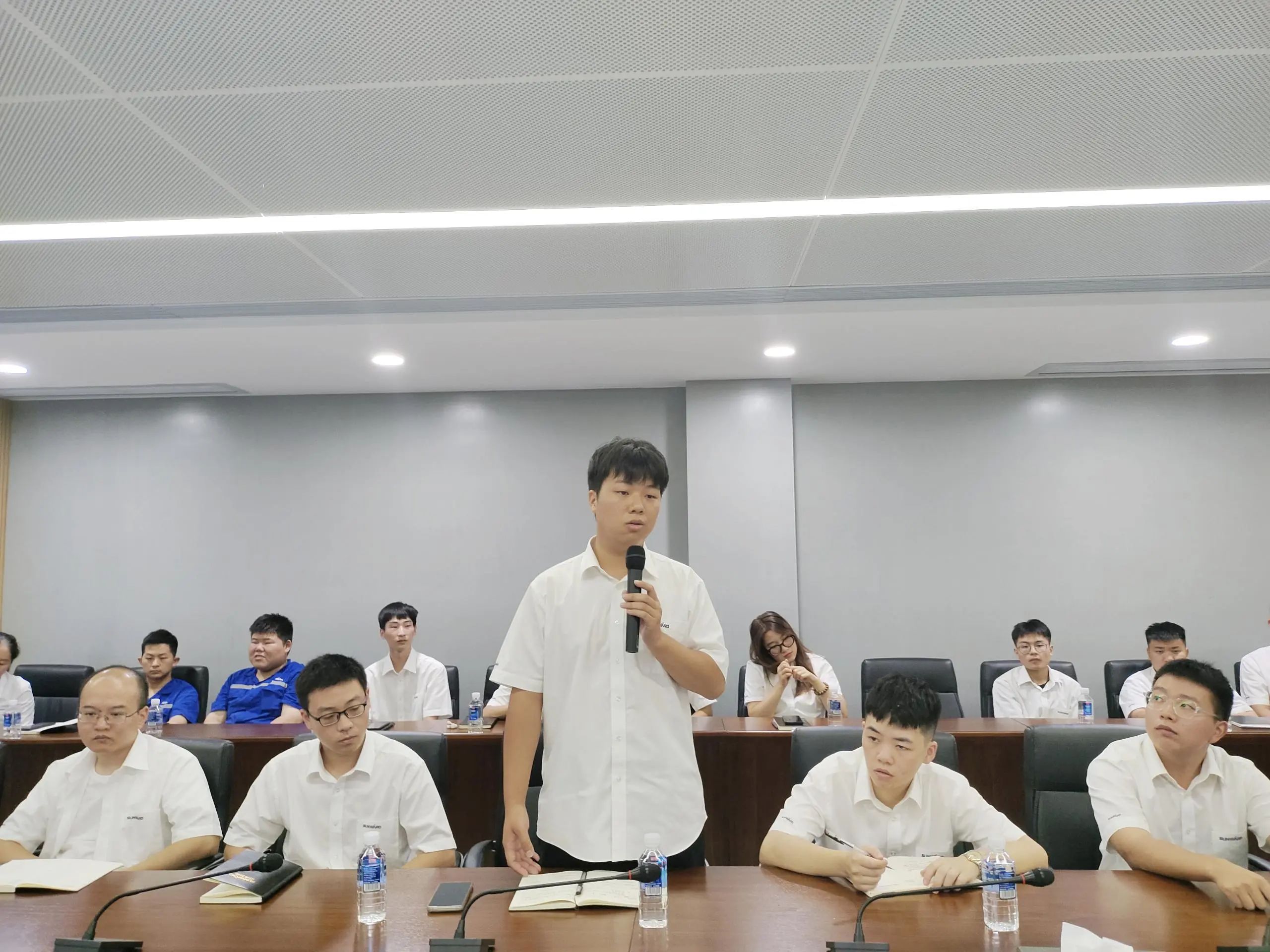 泛论心声，，，共话未来！这场应届结业生员工座谈会，，，很暖，，，很知心！