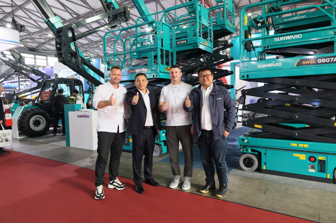 精品出击，，，闪灼魔都！壹定发智能全系列高空机械亮相2023亚洲国际高空展