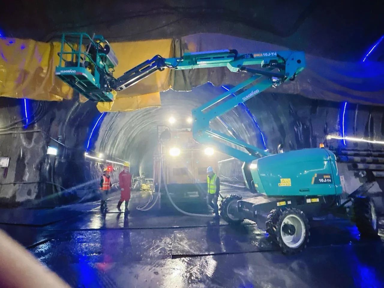 不惧高海拔挑战！壹定发智能高空机械实力助建川藏铁路