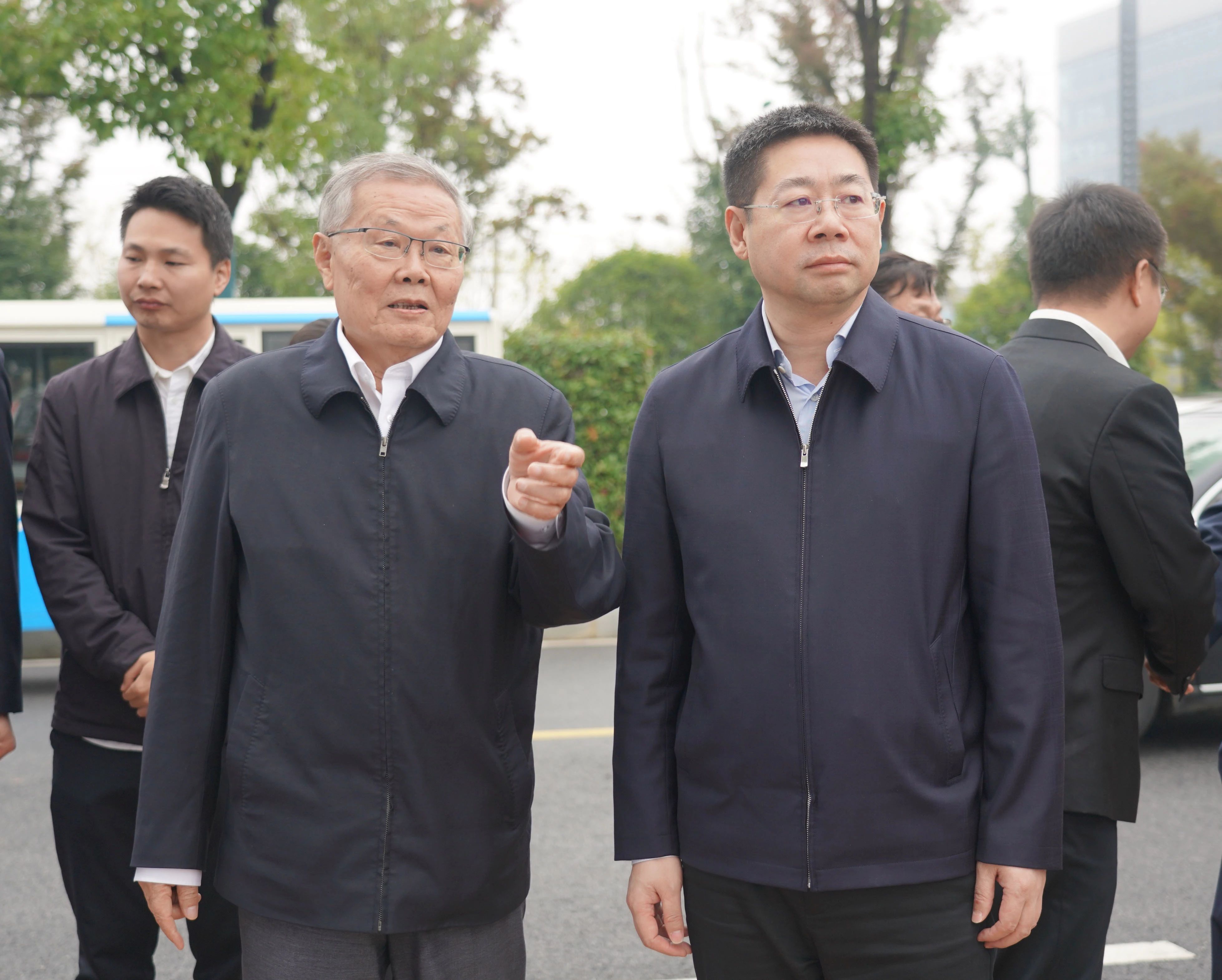 天下节水办主任蒋牧宸调研壹定发智能节水事情