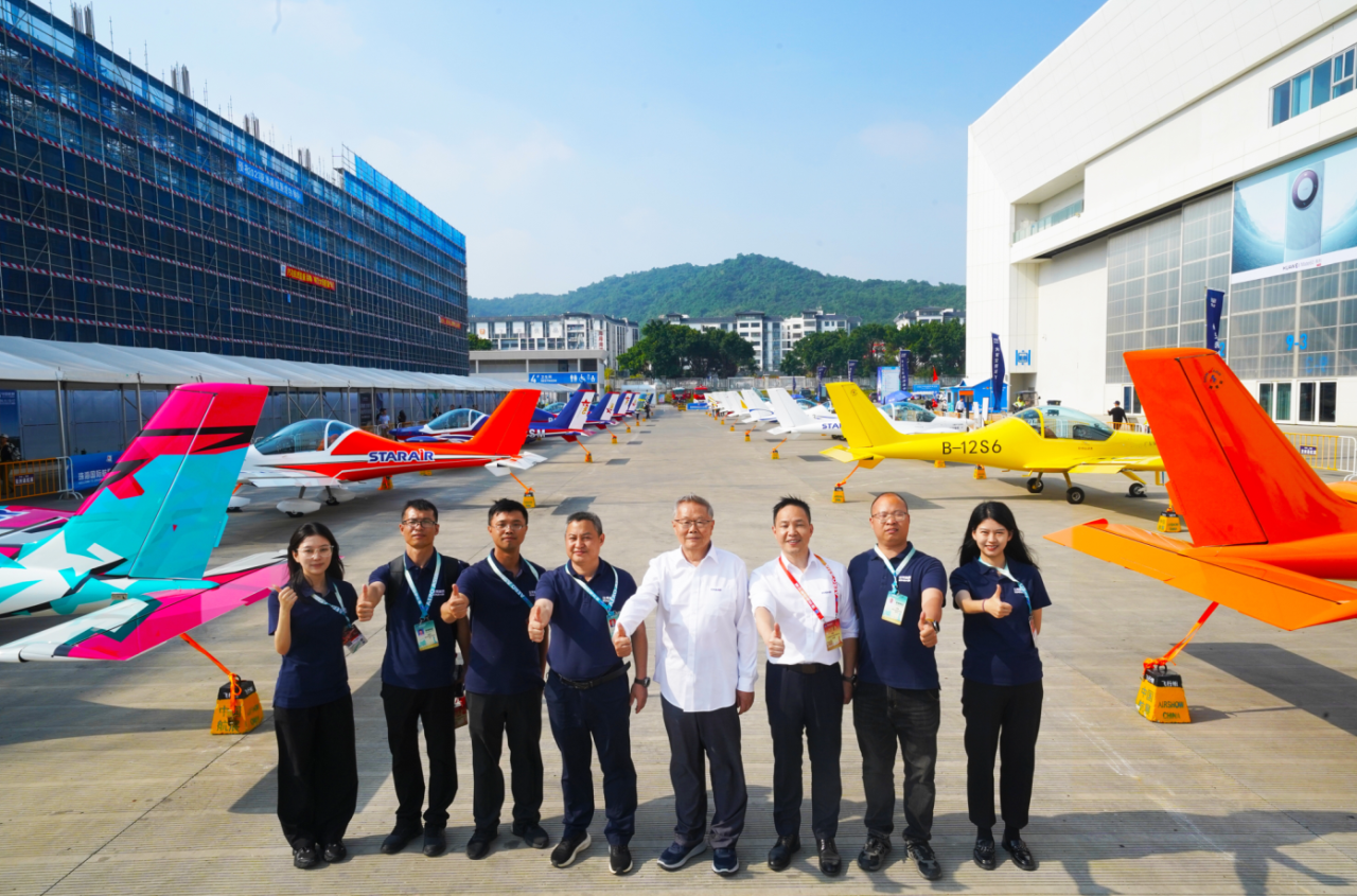 央媒聚焦！一起见证首届亚洲通用航空展上的壹定发风范