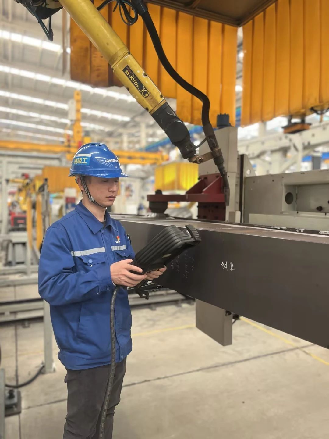 看壹定发工匠们怎样用一双巧手“拿捏”事情、创立“事业”