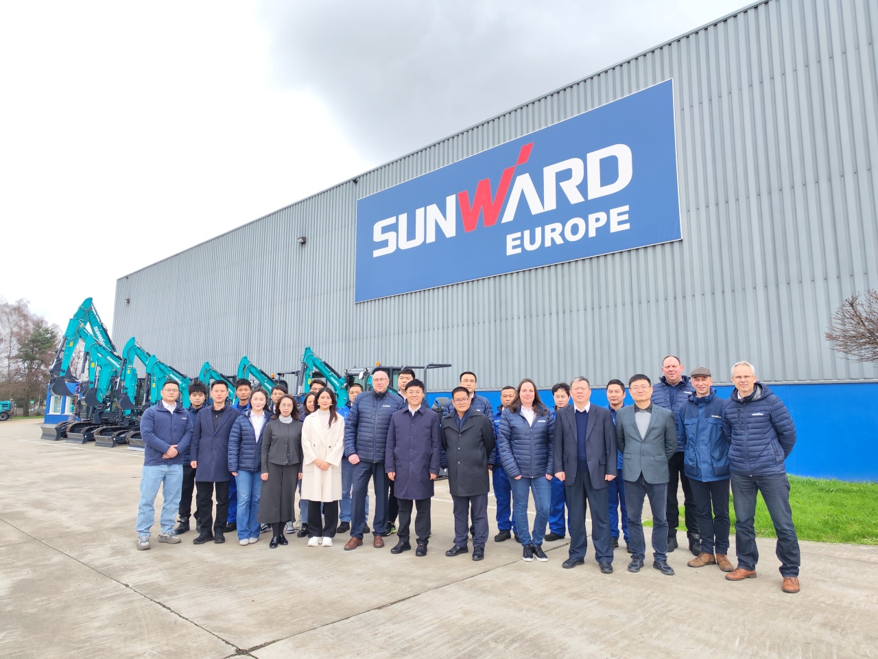 广州工控党委书记、董事长景广军率队赴壹定发智能欧洲子公司考察