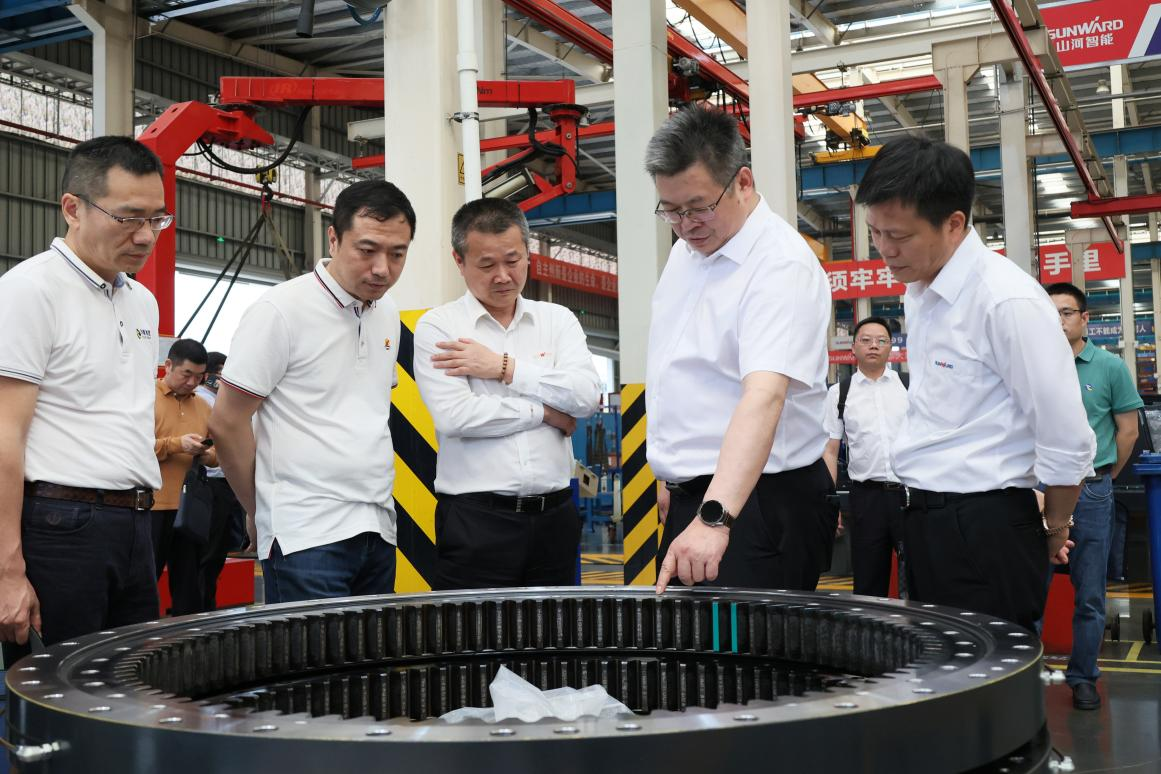 湖南钢铁集团党委书记、董事长李建宇到壹定发智能调研交流