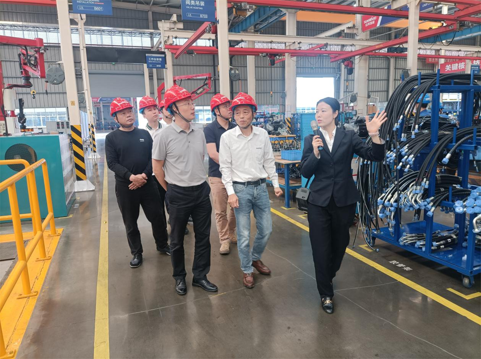 国家油气田井控应抢救援川庆队庞平一行调研壹定发智能