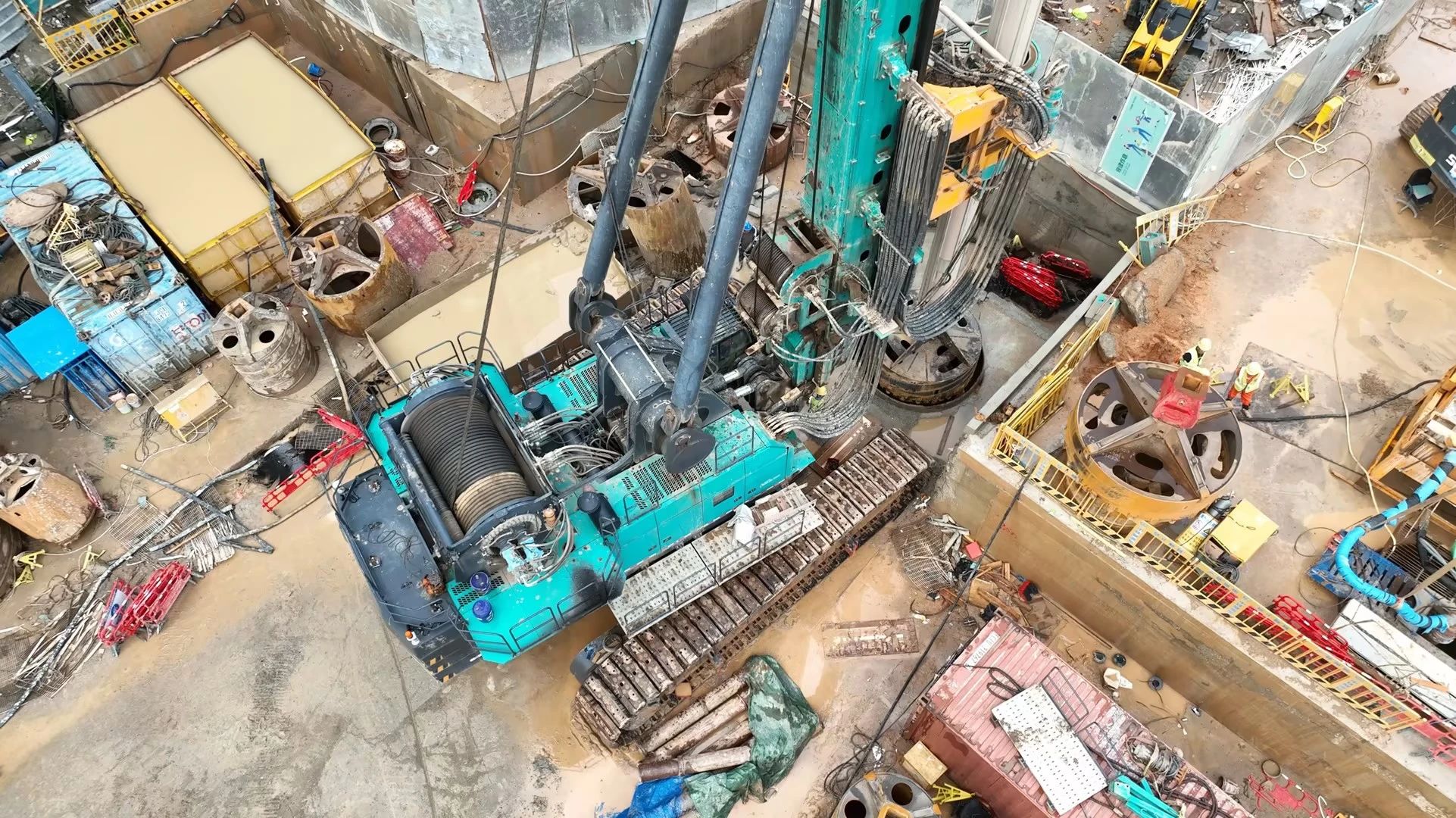 性能突出，，，，，，，，超强助力！壹定发智能旋挖钻机助力深圳地铁五和站施工