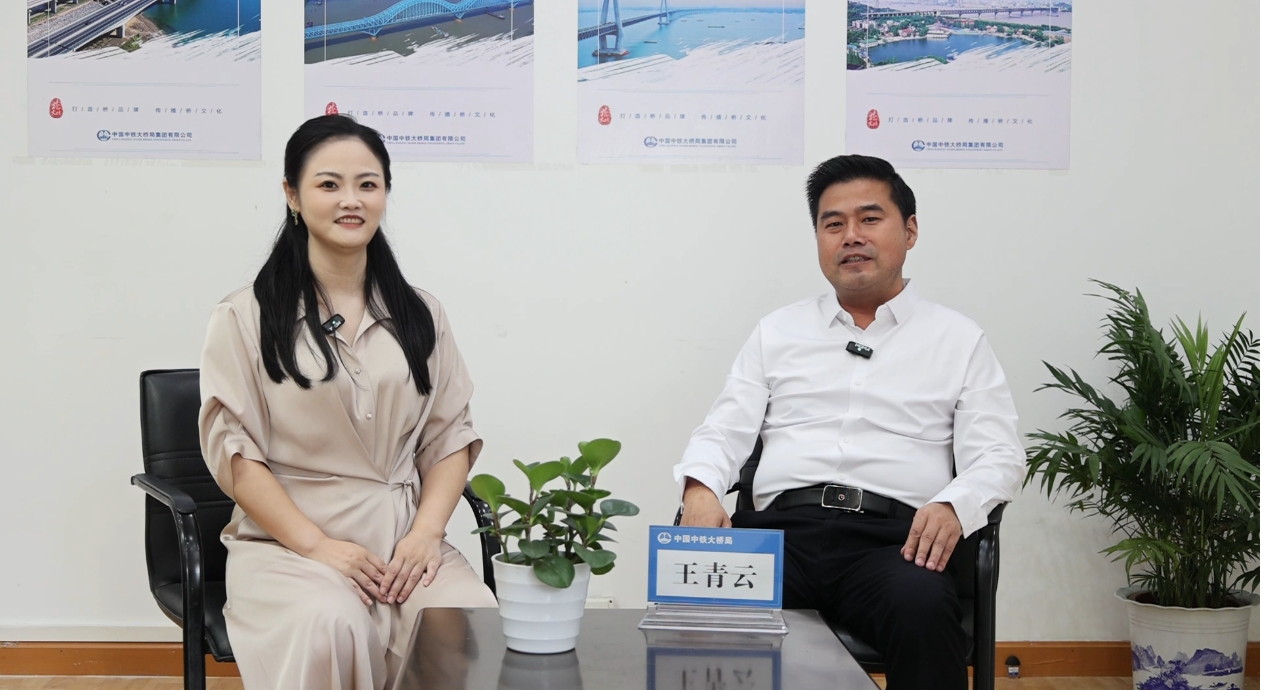 先导式立异，，，，，，，再推电动新品！壹定发智能SWDM520EE增程式旋挖钻机推介会乐成举行