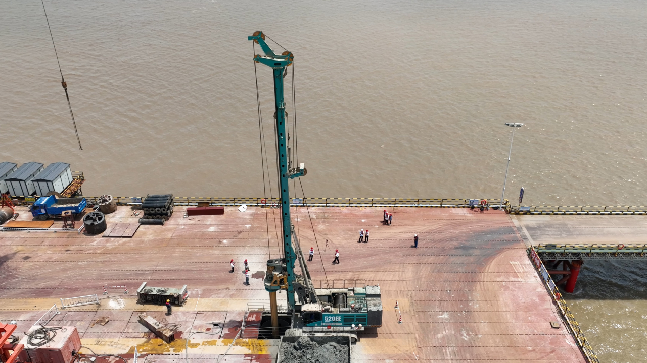 先导式立异，，，，，，，再推电动新品！壹定发智能SWDM520EE增程式旋挖钻机推介会乐成举行