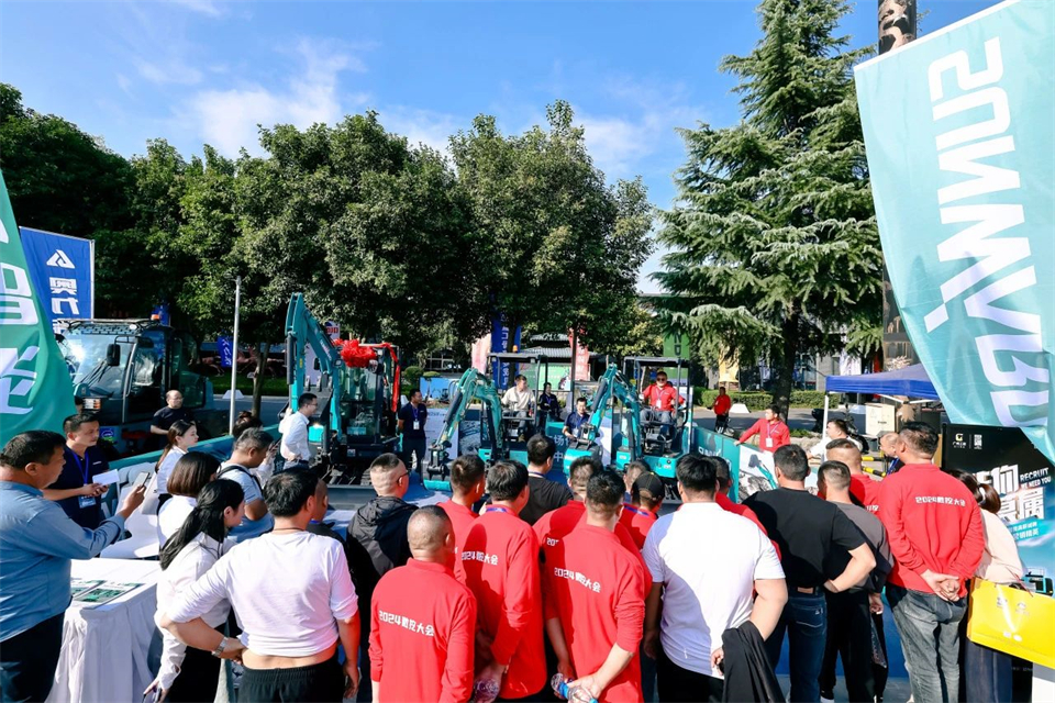展现“掘”对实力！壹定发智能亮相2024微挖大会暨小型装备大会