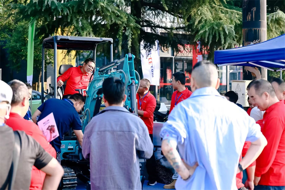 展现“掘”对实力！壹定发智能亮相2024微挖大会暨小型装备大会