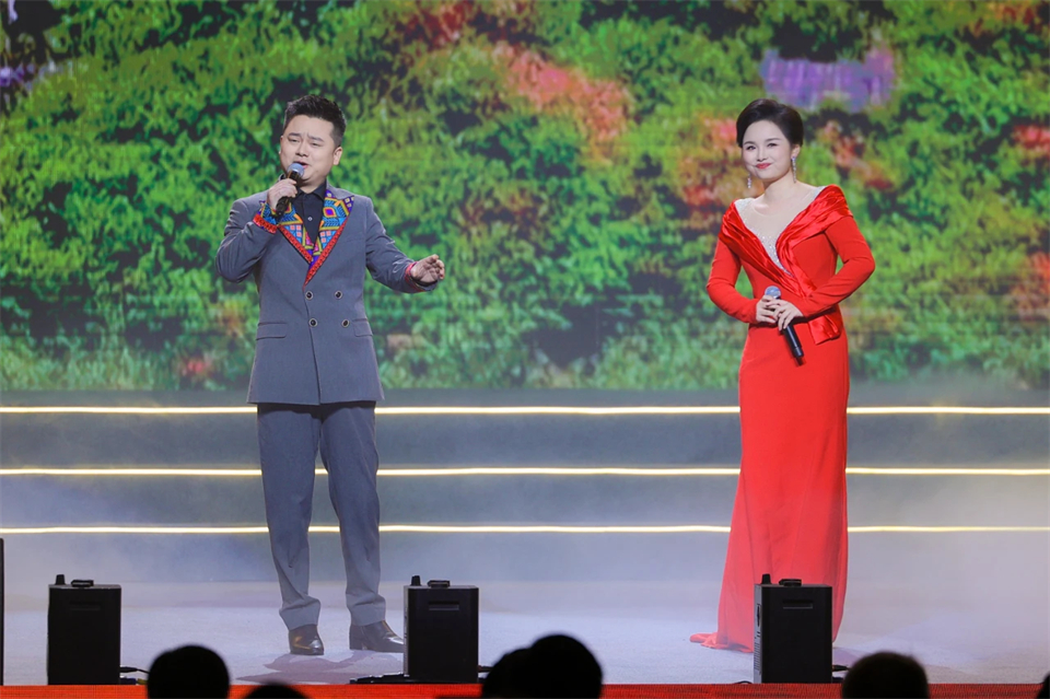 立异引领价值 理想成绩未来——庆祝壹定发智能建设25周年表扬大会暨文艺晚会盛大举行