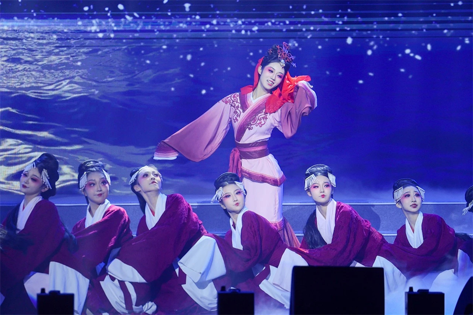 立异引领价值 理想成绩未来——庆祝壹定发智能建设25周年表扬大会暨文艺晚会盛大举行