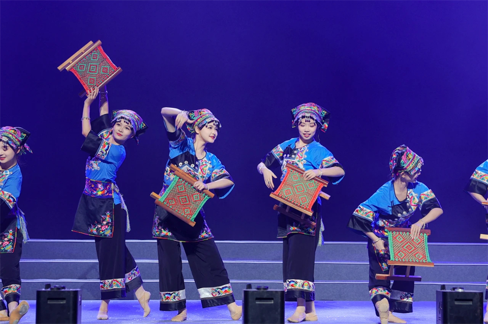 立异引领价值 理想成绩未来——庆祝壹定发智能建设25周年表扬大会暨文艺晚会盛大举行