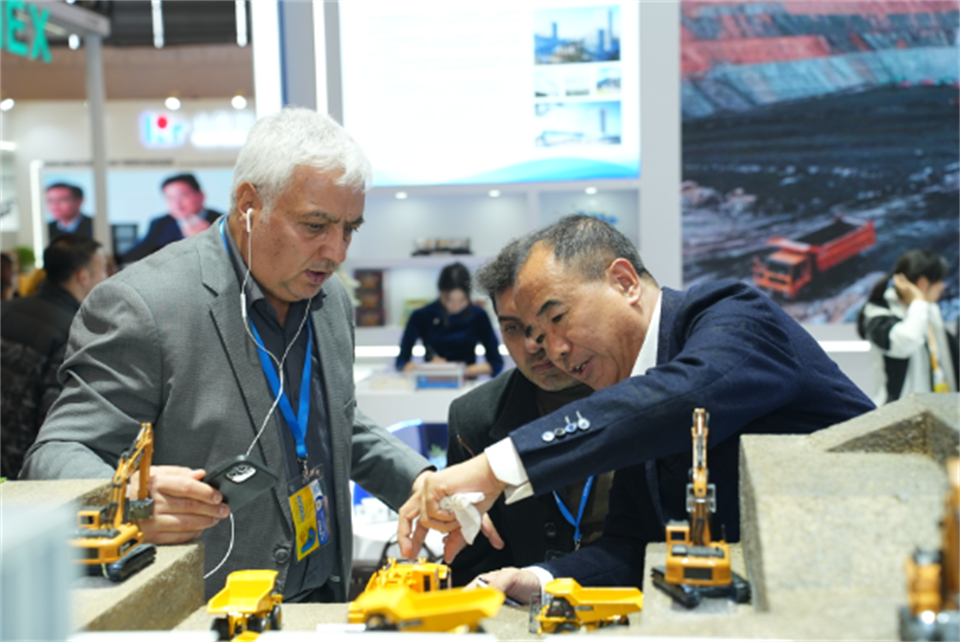 智造空间，，，，，，价值共生！广州壹定发精彩亮相2024上海宝马展