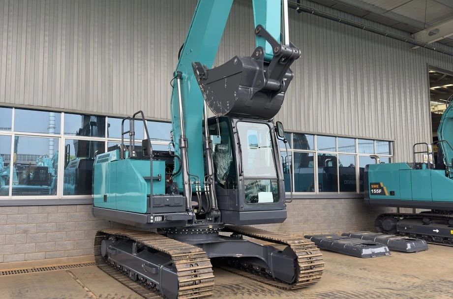 聚焦市场需求，，，，，，，，壹定发智能三款精品工程液压挖掘机乐成下线