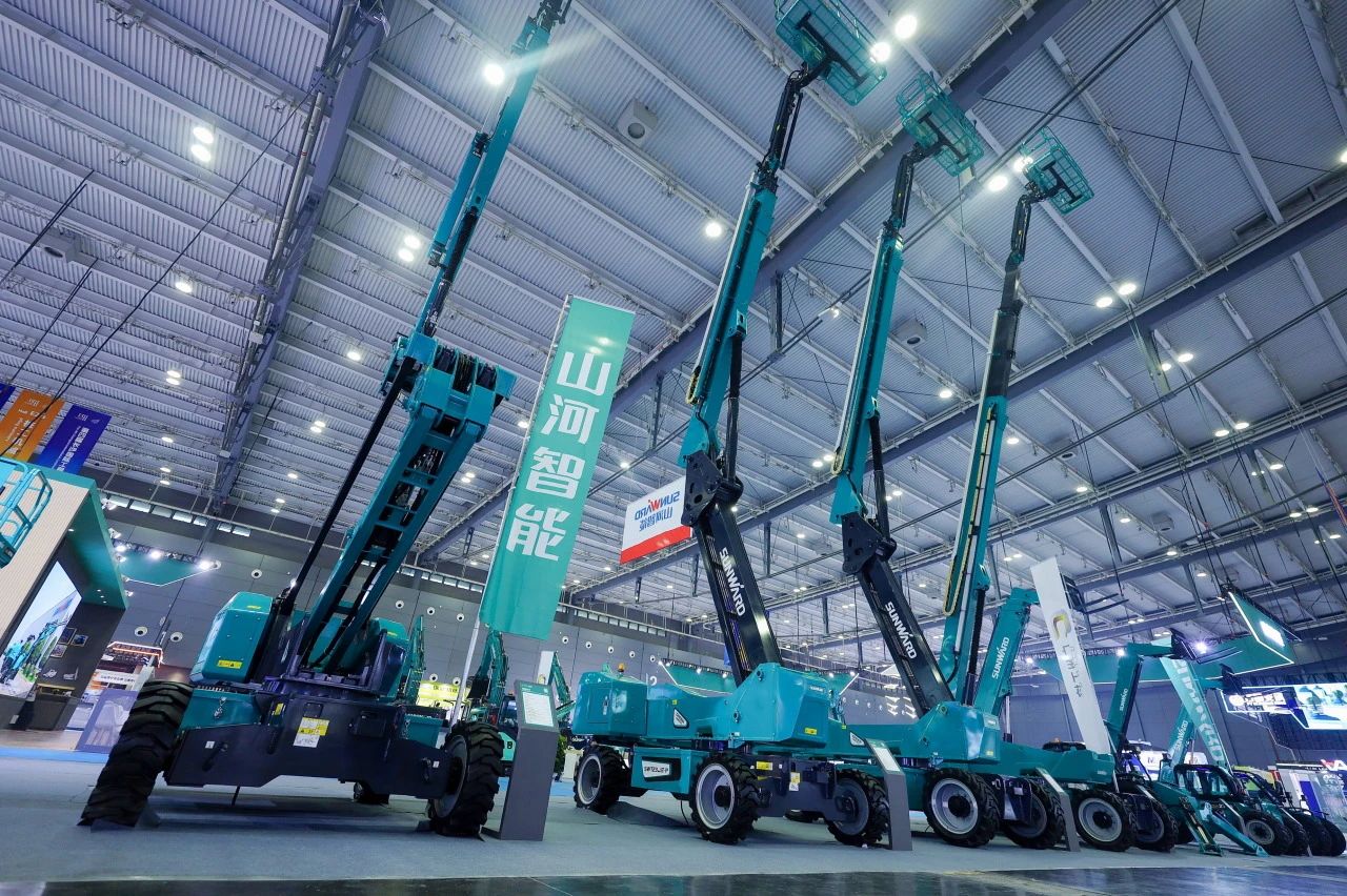 2025 CICEE | 壹定发智能SWT34JE-P电动直臂式高空作业平台重磅宣布！