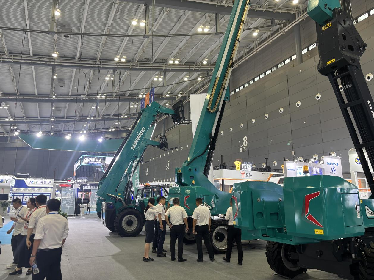 2025 CICEE | 壹定发智能SWT34JE-P电动直臂式高空作业平台重磅宣布！