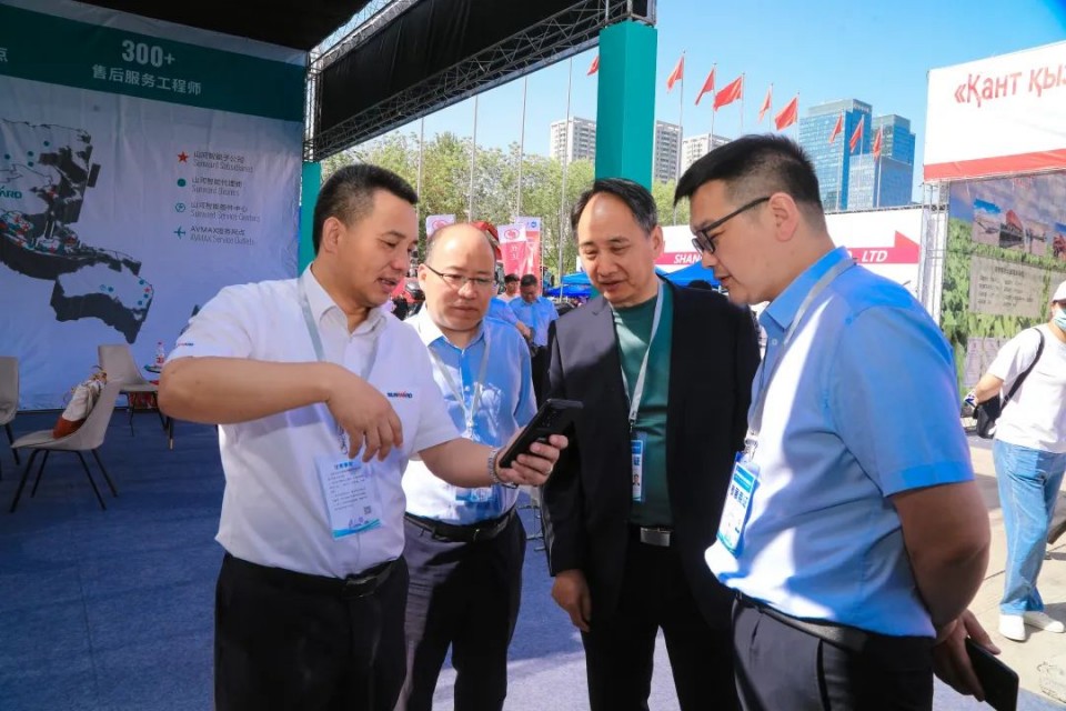 壹定发智能亮相2025新疆国际农业机械展览会