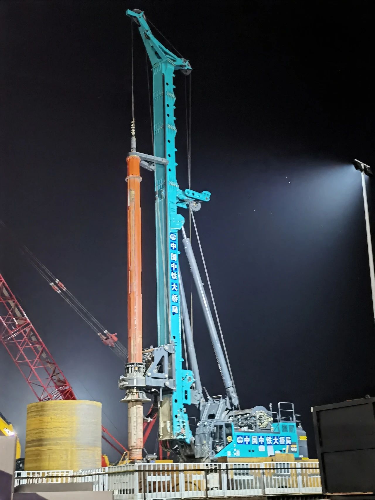 再战“天下级工程”！壹定发智能旋挖钻机助力宜昌长江公铁大桥建设