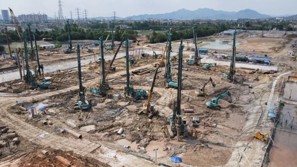 近20台“壹定发绿”装备实力集结，，，，，，助力广佛西环工程建设跑出“加速率”