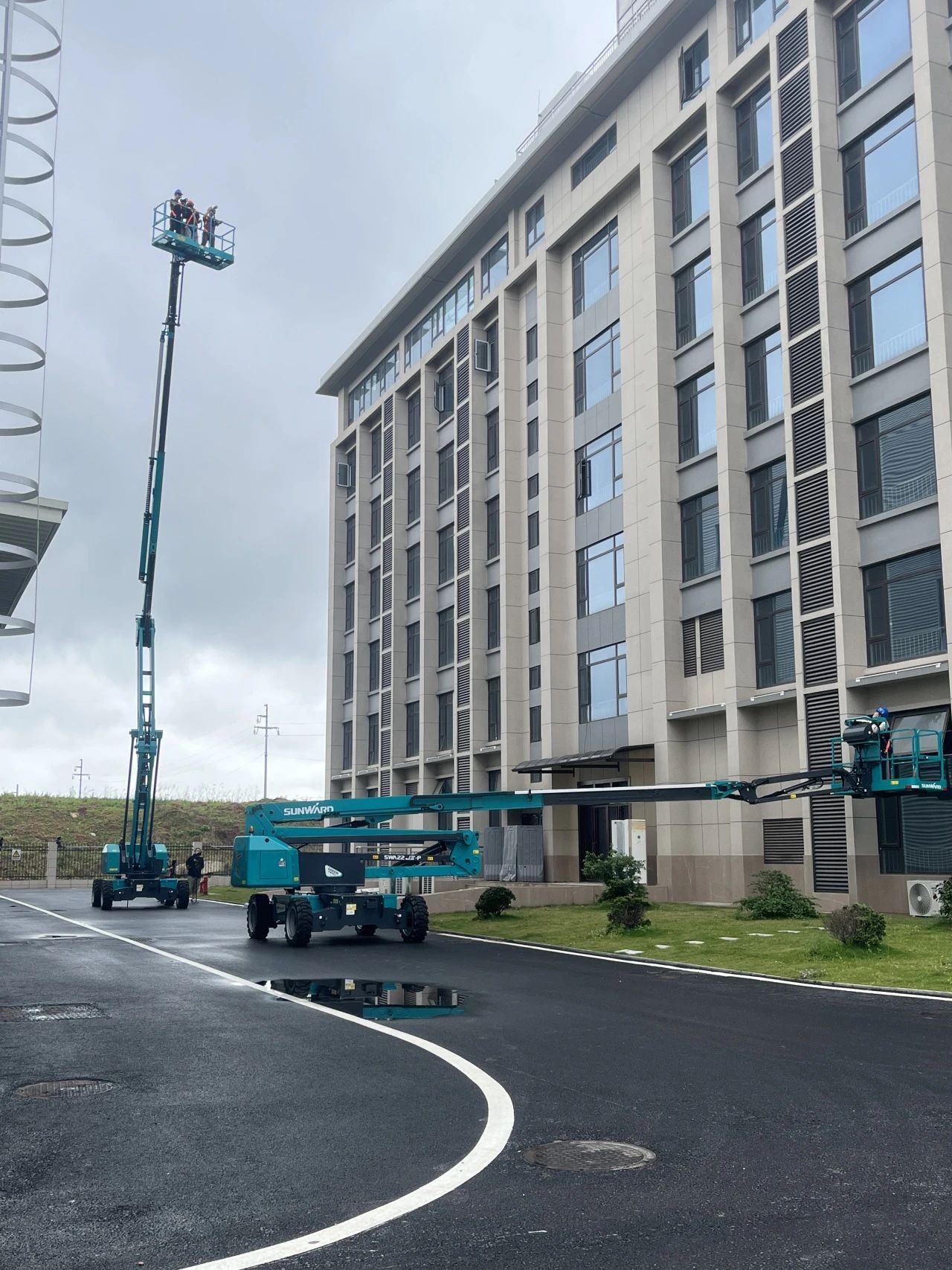 壹定发智能高空机械亮相《最先推理吧3》，，，，，，，与明星共赴