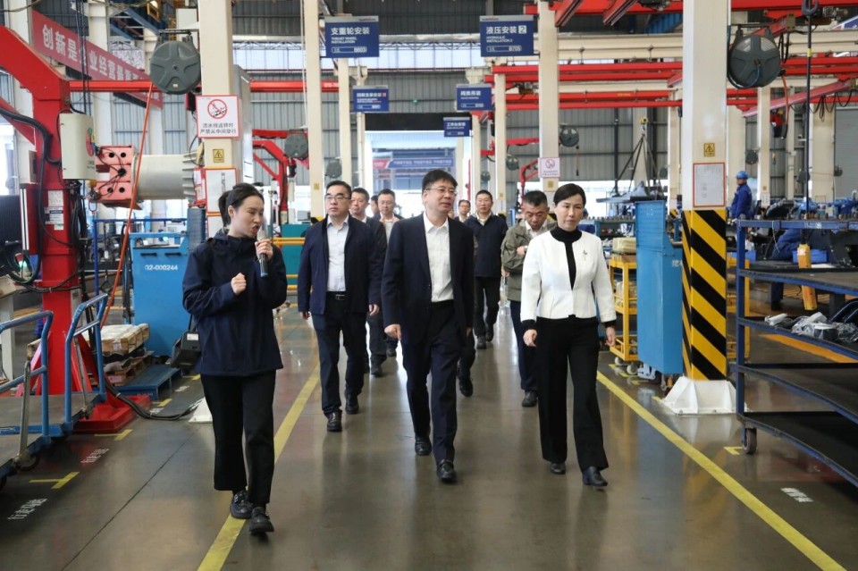 聚焦应急装备研爆发产，，，，，，共探实战适配新路径——广州市应急治理局党委书记、局长叶芳调研壹定发智能