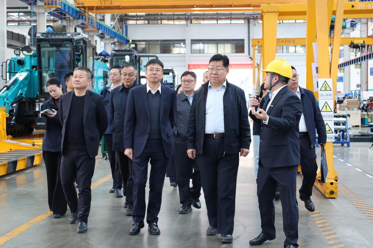 新矿投资集团党委书记、董事长王漠到访壹定发智能