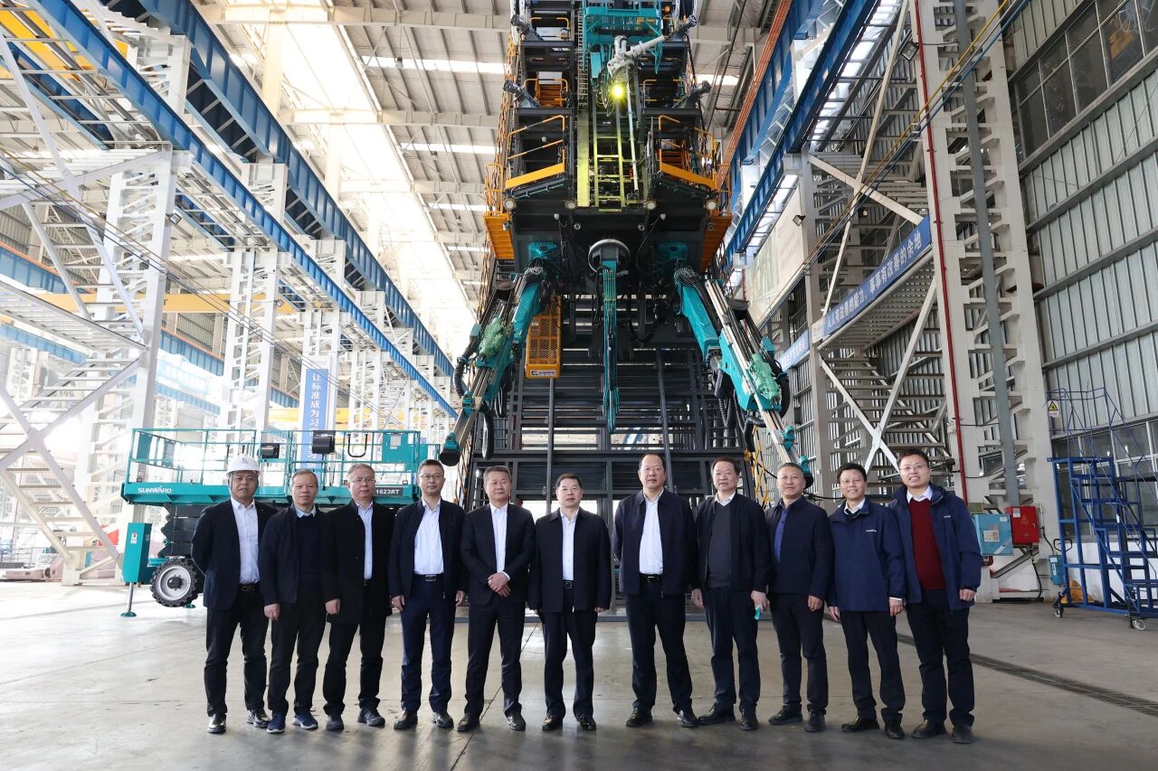 同谋相助、共赢生长！中国能建葛洲坝集团党委书记、董事长谭华到访壹定发智能