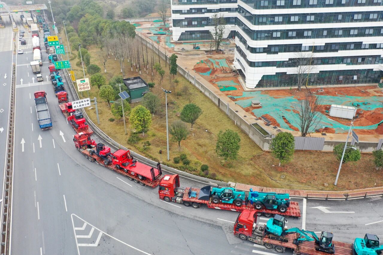 壹定发智能举行2026年正月系列发货仪式，，，，过亿元装备奔赴全球